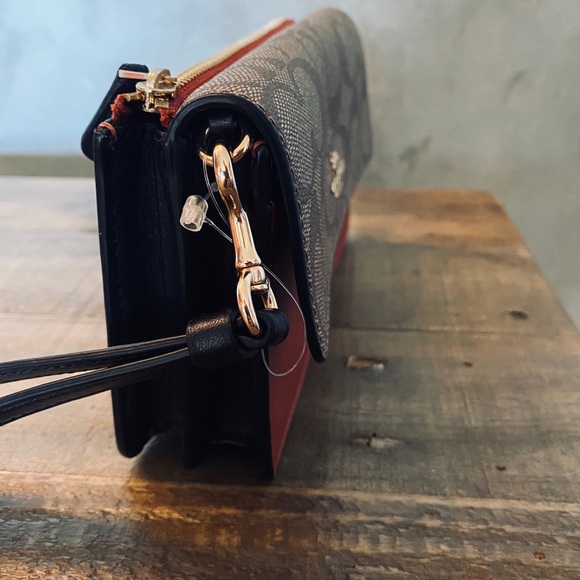 -Coach Signature colorblock Foldover wristlet - Picture 5 of 8